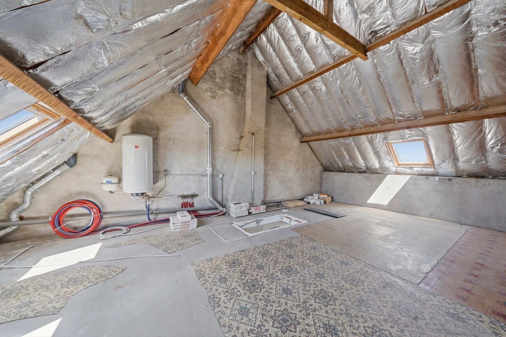 Volledig gerenoveerde bel-étage met ruime garage te Oostende 