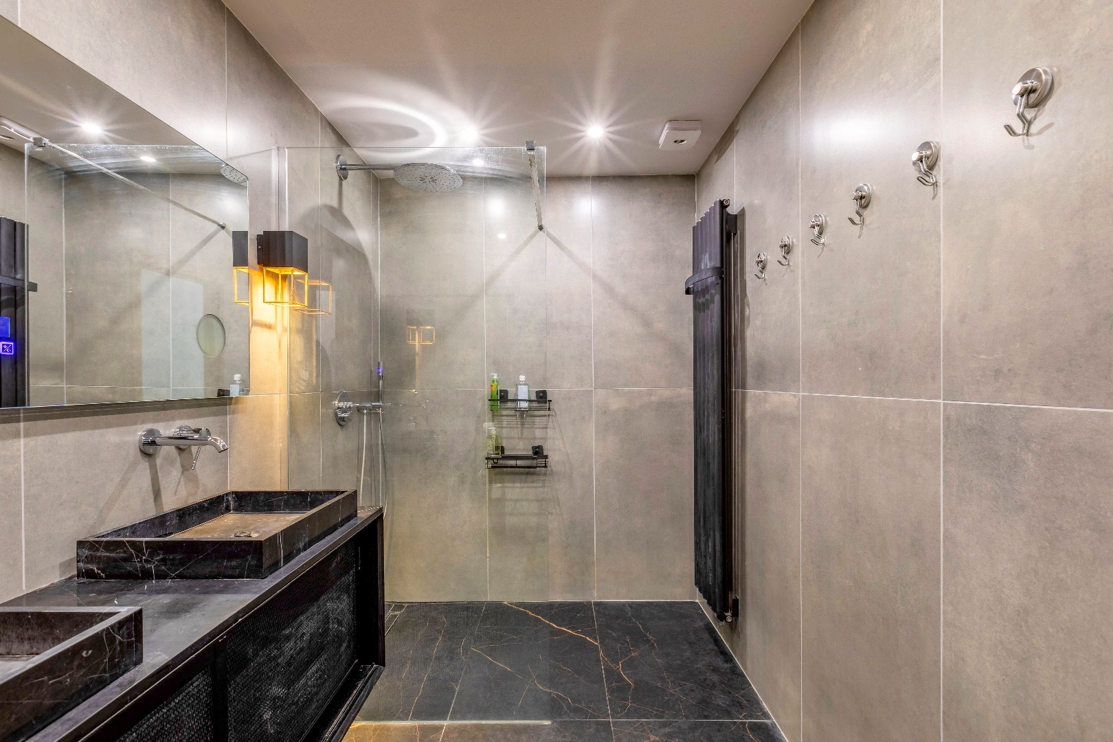 Instapklare woning met tuin in de gezellige kern van Laarne 