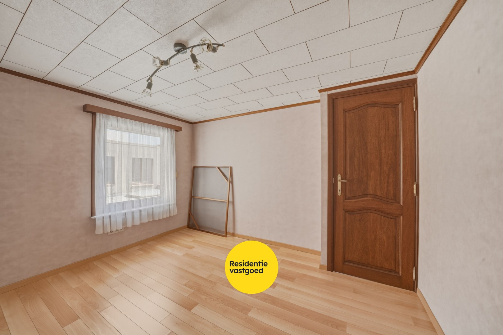 Ruime handelswoning met potentieel te Bredene 