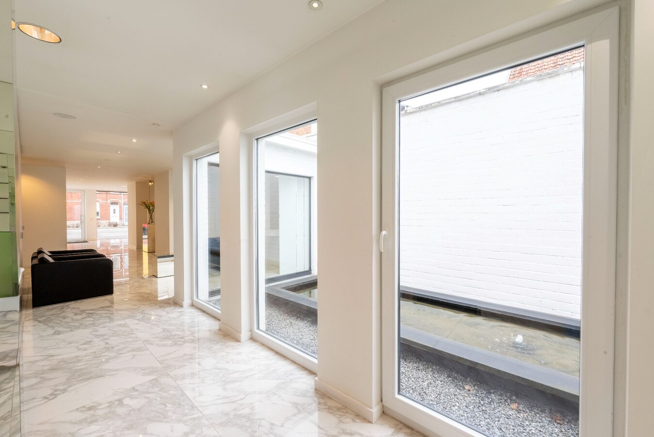 Woning of handelsruimte (combinatie mogelijk) met garage ! 