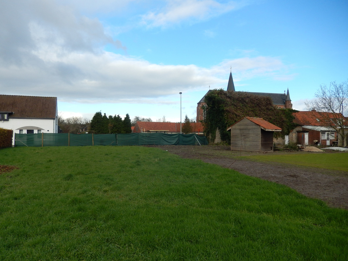 5 loten bouwgrond met zuidgerichte tuin 