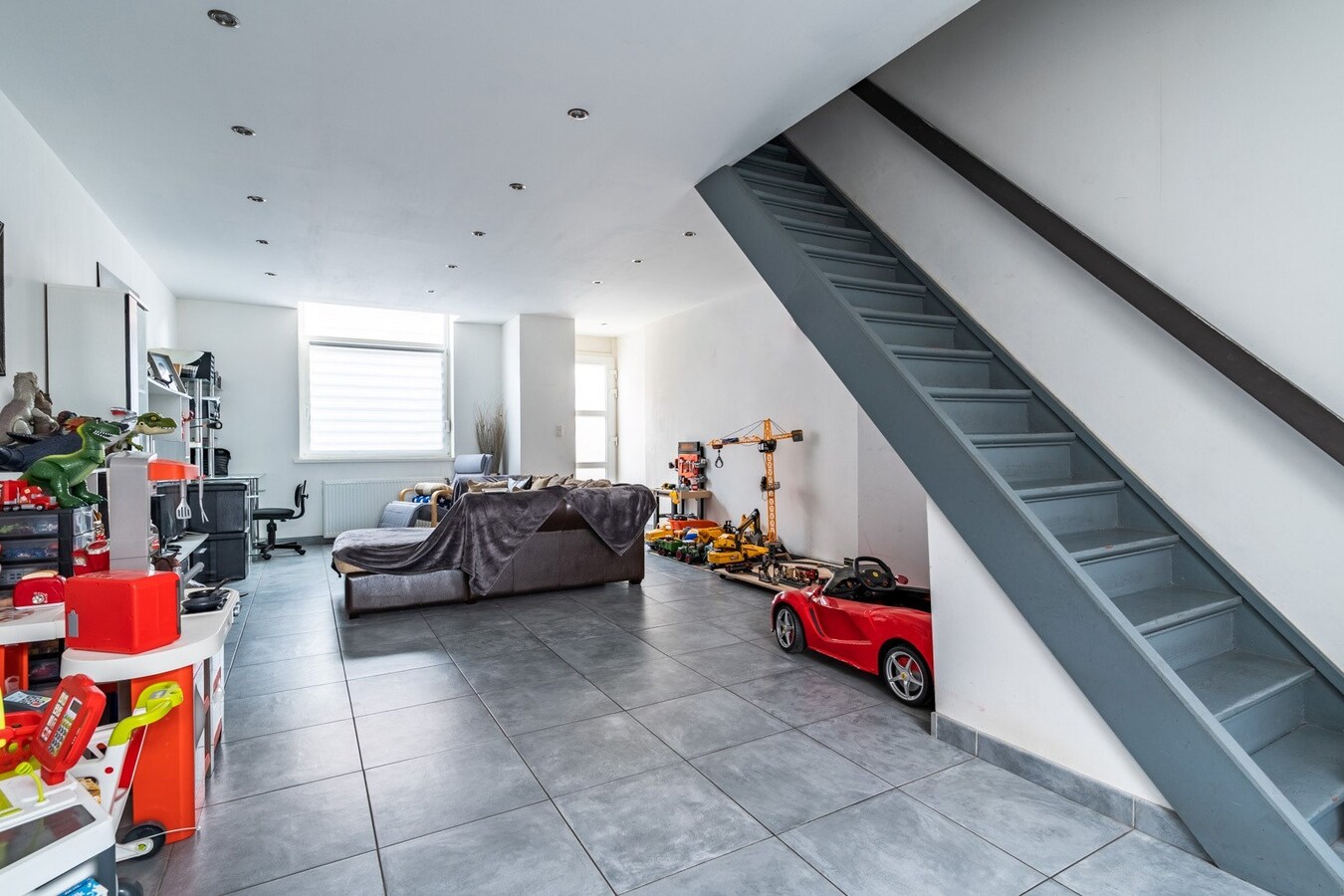 Maison rénovée offrant de beaux volumes avec 4 chambres, terrasse et jardin ! 