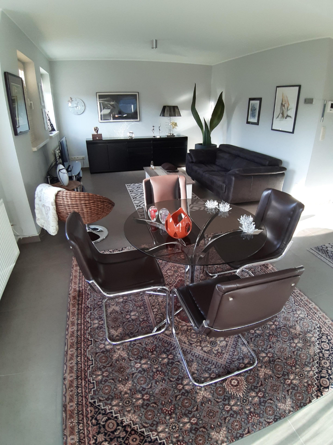 Recent dakappartement in hartje Gavere. Geen vaste kosten !  (Garage optioneel te huur) 