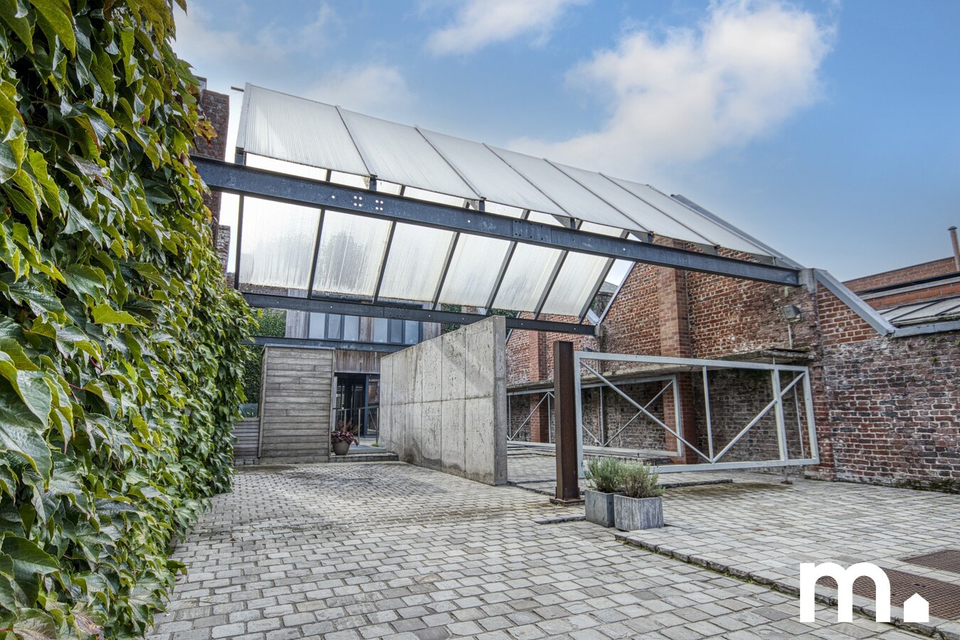 Prachtige loftwoning op een centrale ligging te Roeselare ! 