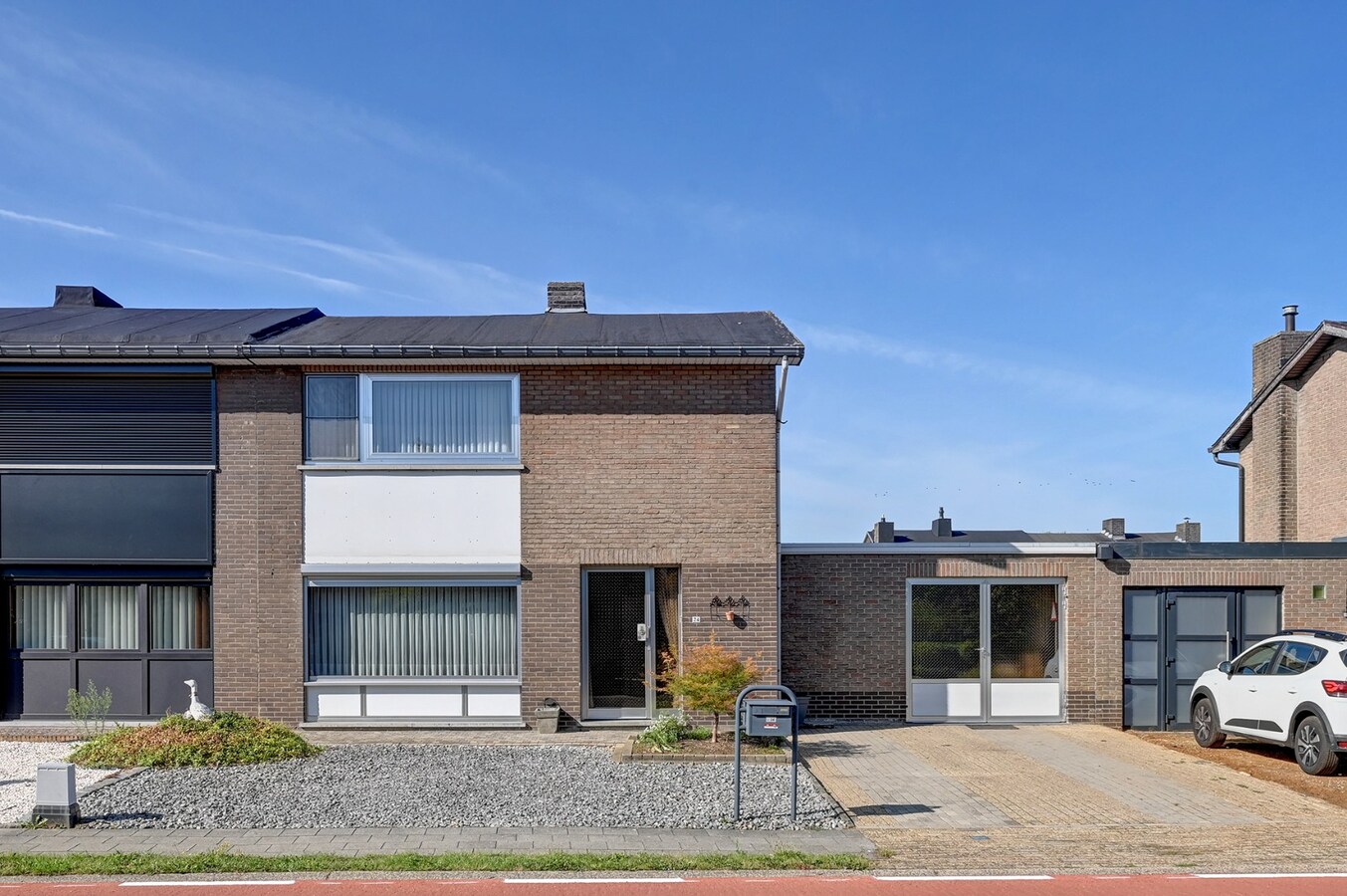 Zeer goed onderhouden huis met 3 slaapkamers 