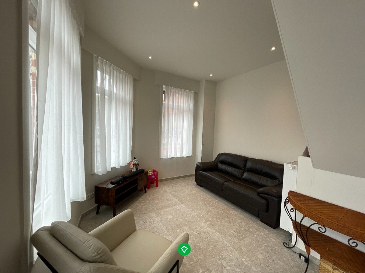 Gerenoveerde woning met 2 slaapkamers in centrum Roeselare 