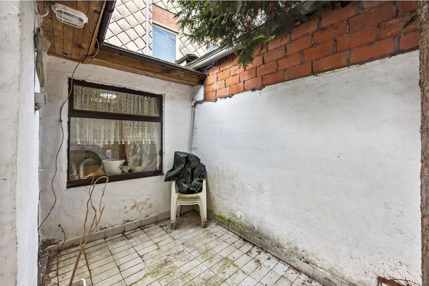 Zeer ruime woning op gunstige locatie 