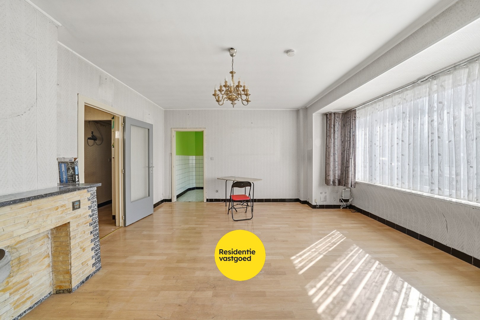 Te renoveren gelijkvloers appartement met 2 slaapkamers in Oostende 