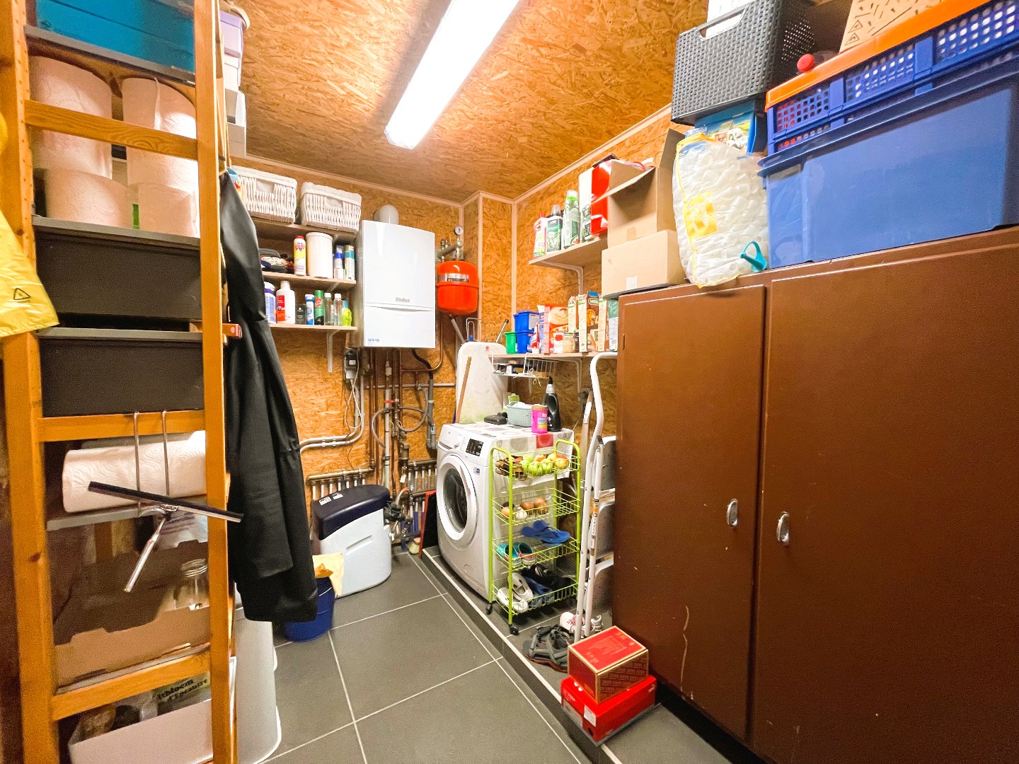 Gezellige rijwoning met 3 slaapkamers en uitweg 