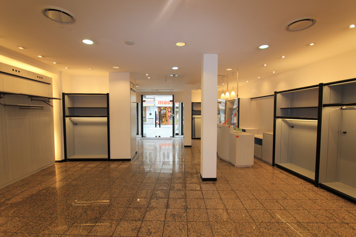 Verhuurd commerciële winkel - Tongeren