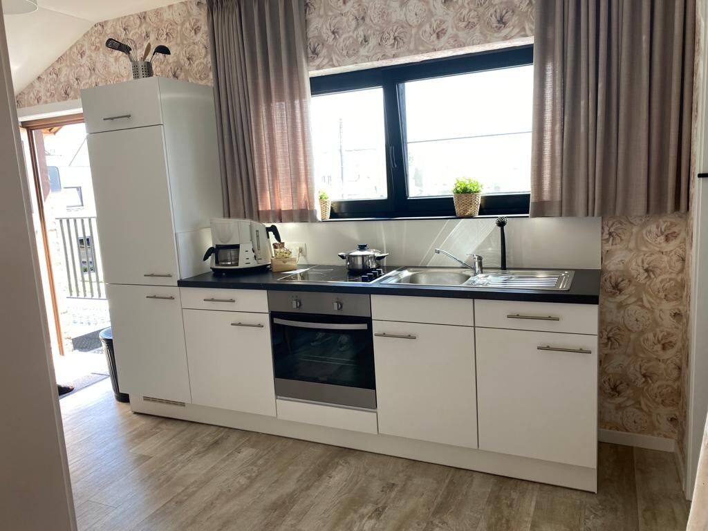 Schitterend horecapand met privé parking en vakantiewoning 