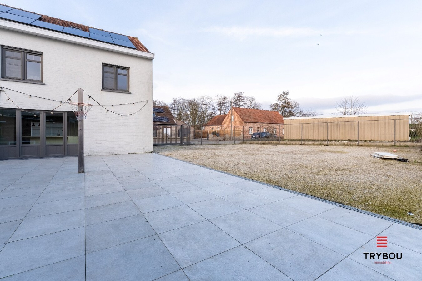 Open bebouwing met een uitzonderlijk ruim perceel in Houthulst! 