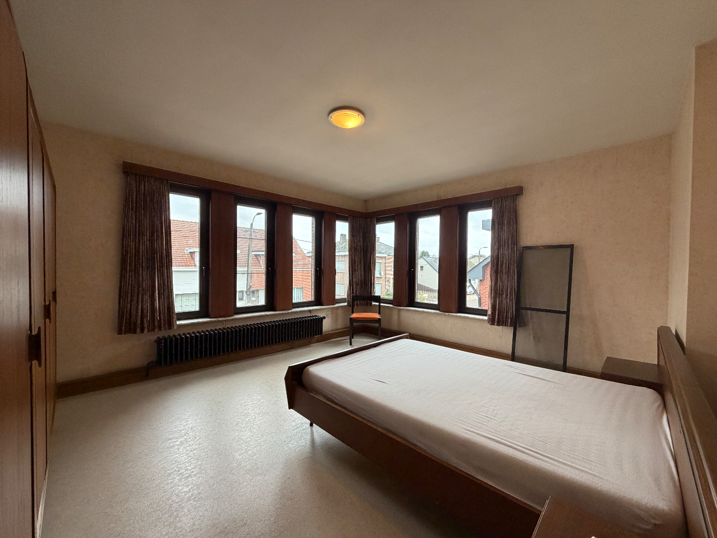 Gezellige gezinswoning met drie slaapkamers en tuin te huur net buiten centrum Geel 