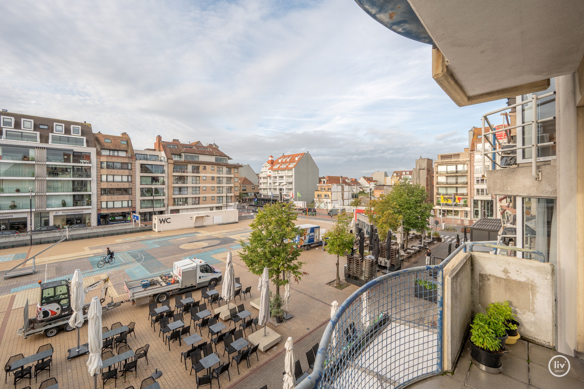 Uiterst lichtvol appartement met twee slaapkamers op het Alfred Verweeplein. 