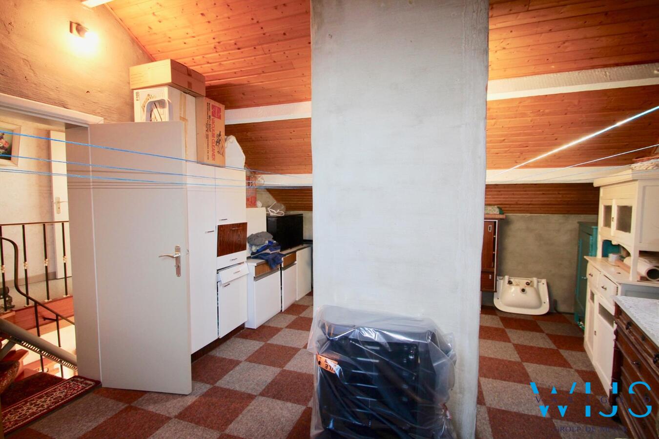 Zeer degelijk woonhuis op een ruim rustig perceel te Bassevelde ! 