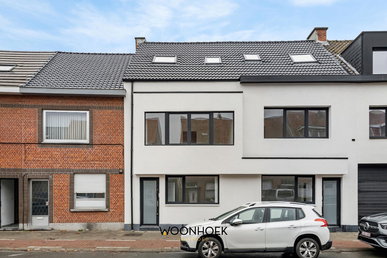 Gerenoveerde, 6-slpk woning, zonnige tuin en 2 bdkms te Sint-Niklaas! 