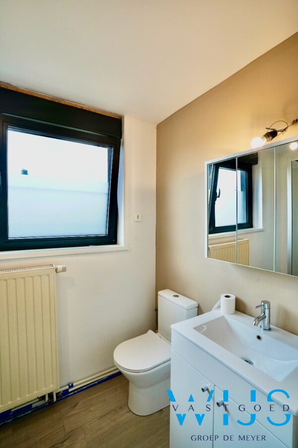 Woonhuis met 6 slaapkamers op TOPlocatie te EVERGEM ! 