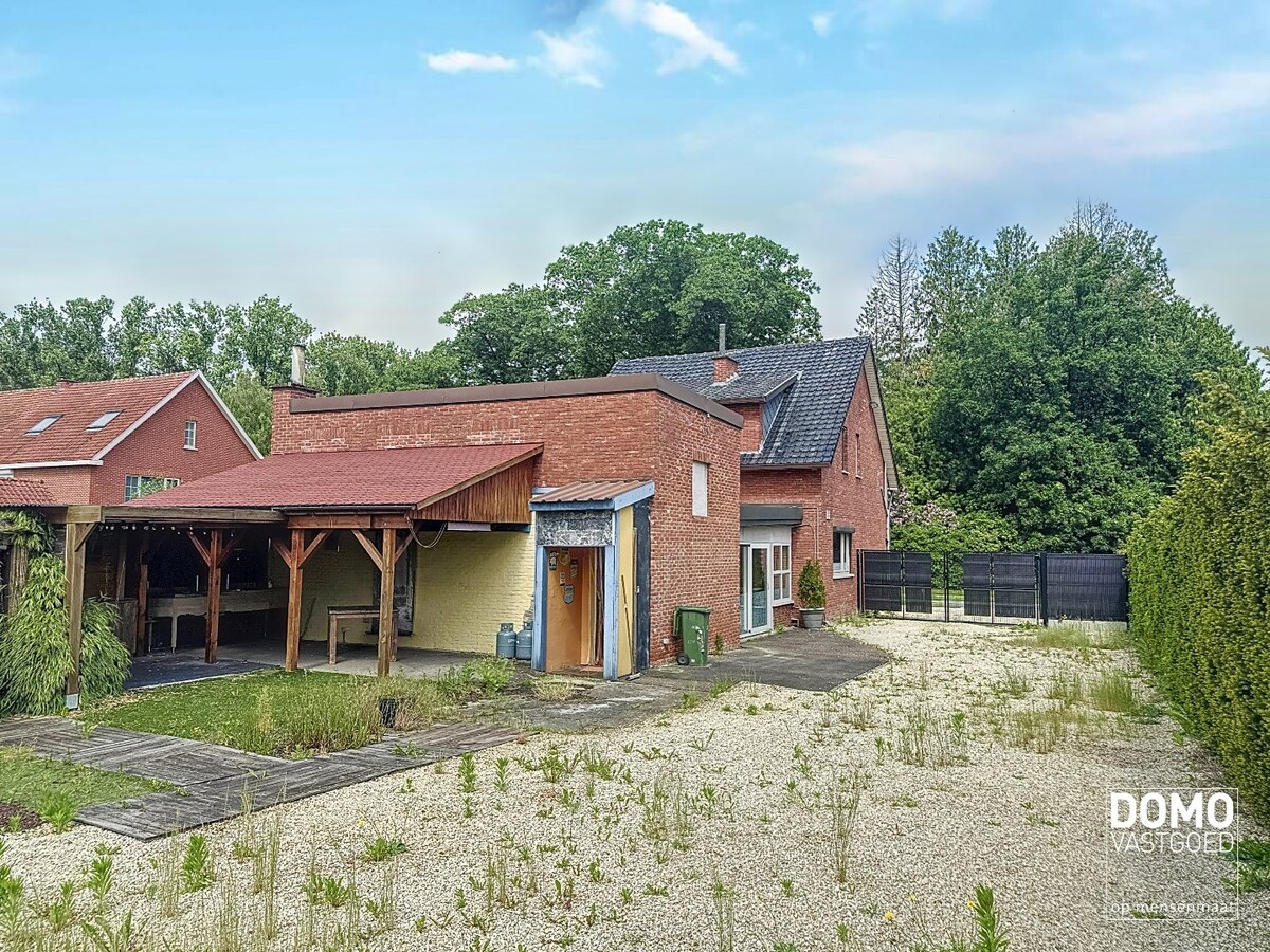 Zeer ruime half open bebouwing gelegen te Hasselt 