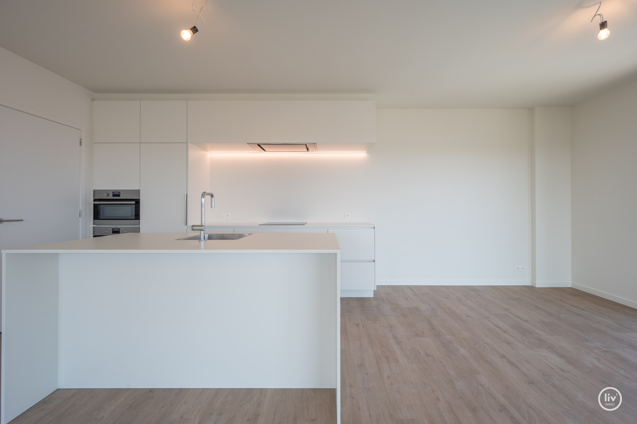 Volledig instapklaar 3-kamer (hoek)appartement in het Project Hoost te Knokke-Heist: Opendeurdag  Zondag 04/01 (tussen 14u en 17u). 