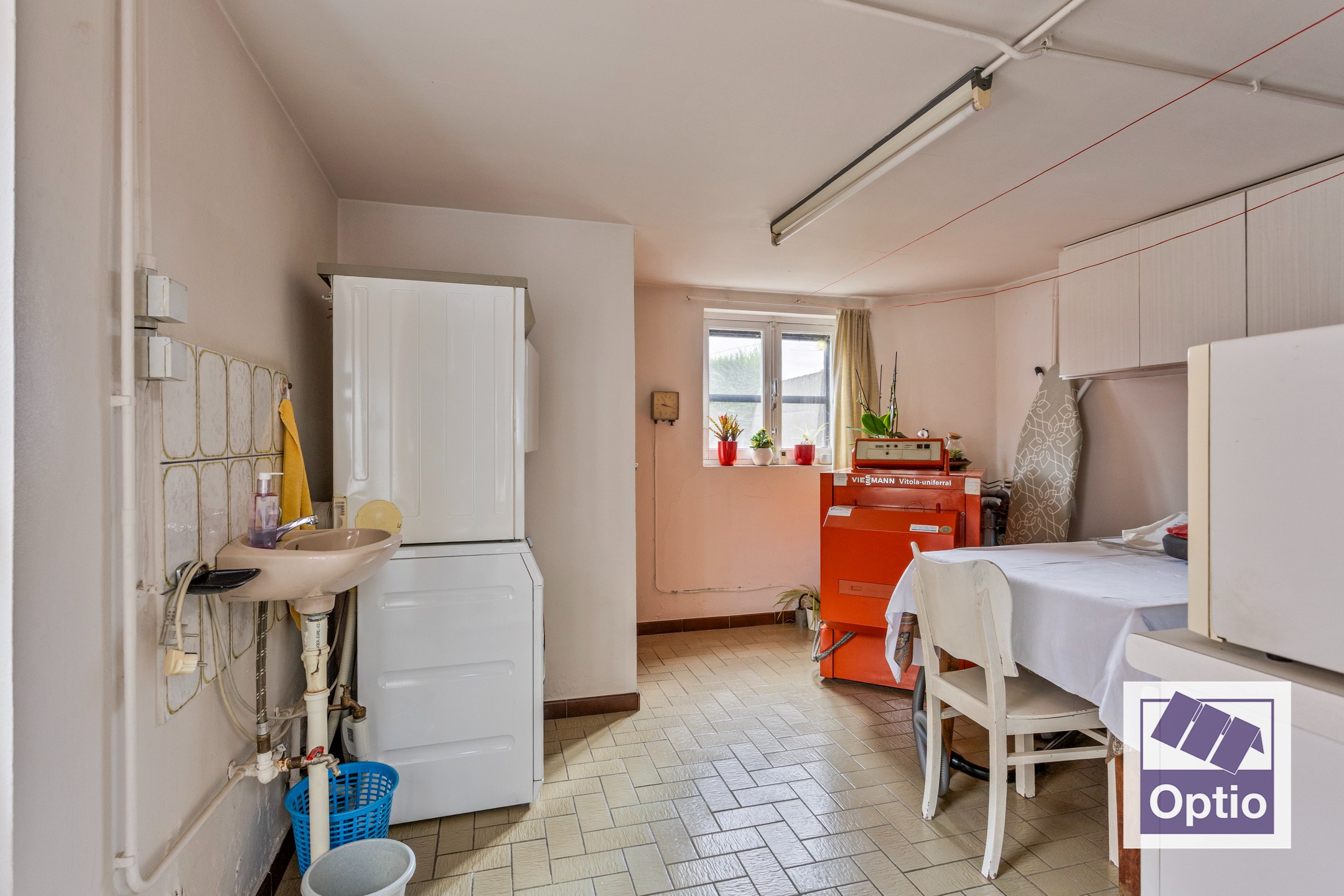 Woning met 5 slaapkamers en grote tuin. 