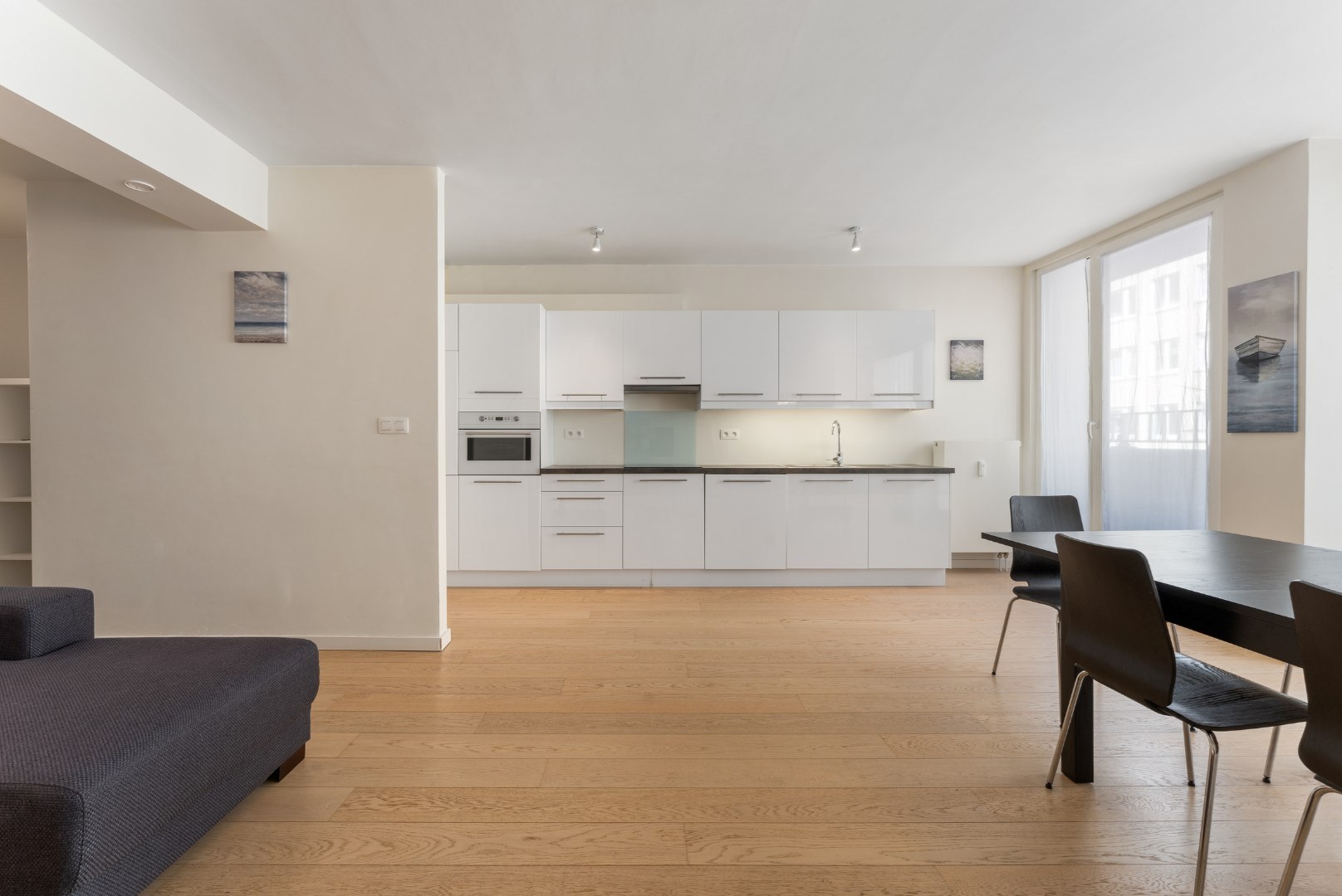 APPARTEMENT DE VACANCES RENOVE DANS LE CENTRE-VILLE D'OSTENDE (LOCATION VACANCES) - à partir de 649 Euros par semaine 