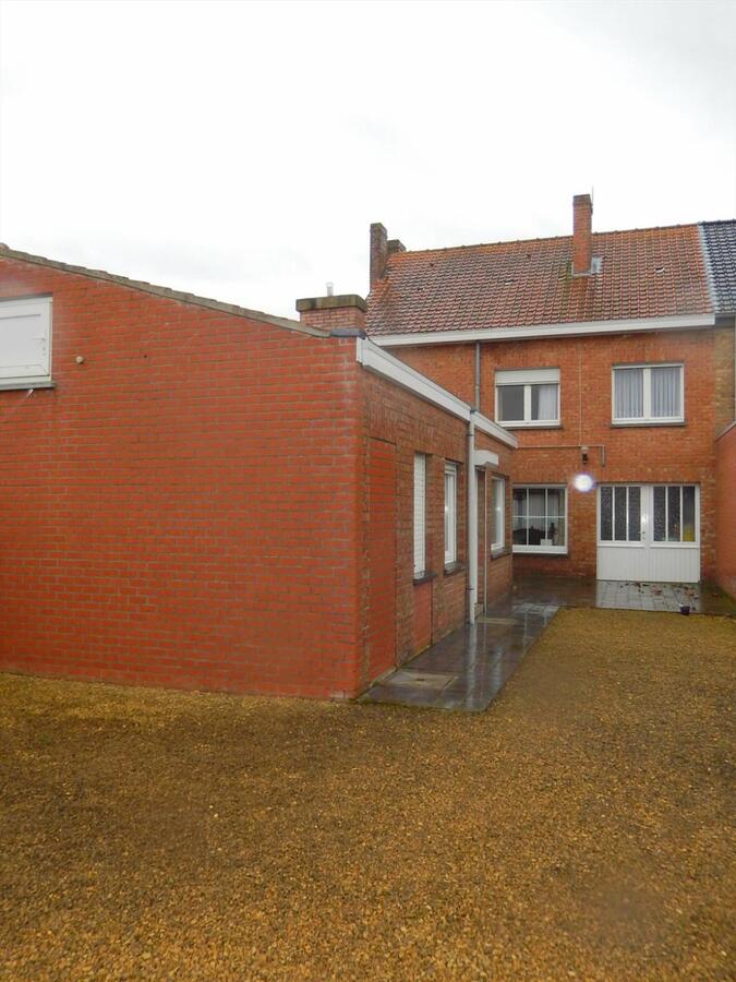 Woonhuis met 3 slaapkamers, tuin en garage 