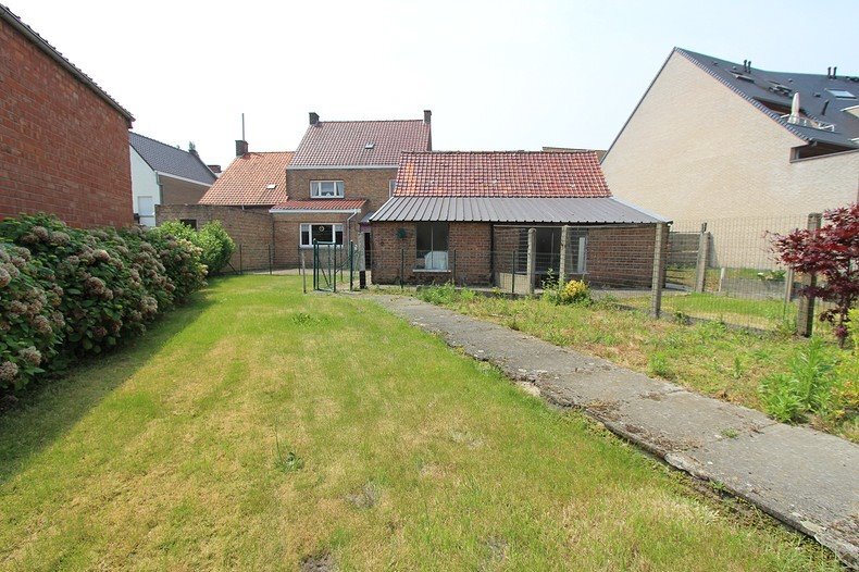 Woning met 4 slaapkamers en tuin te Koekelare 