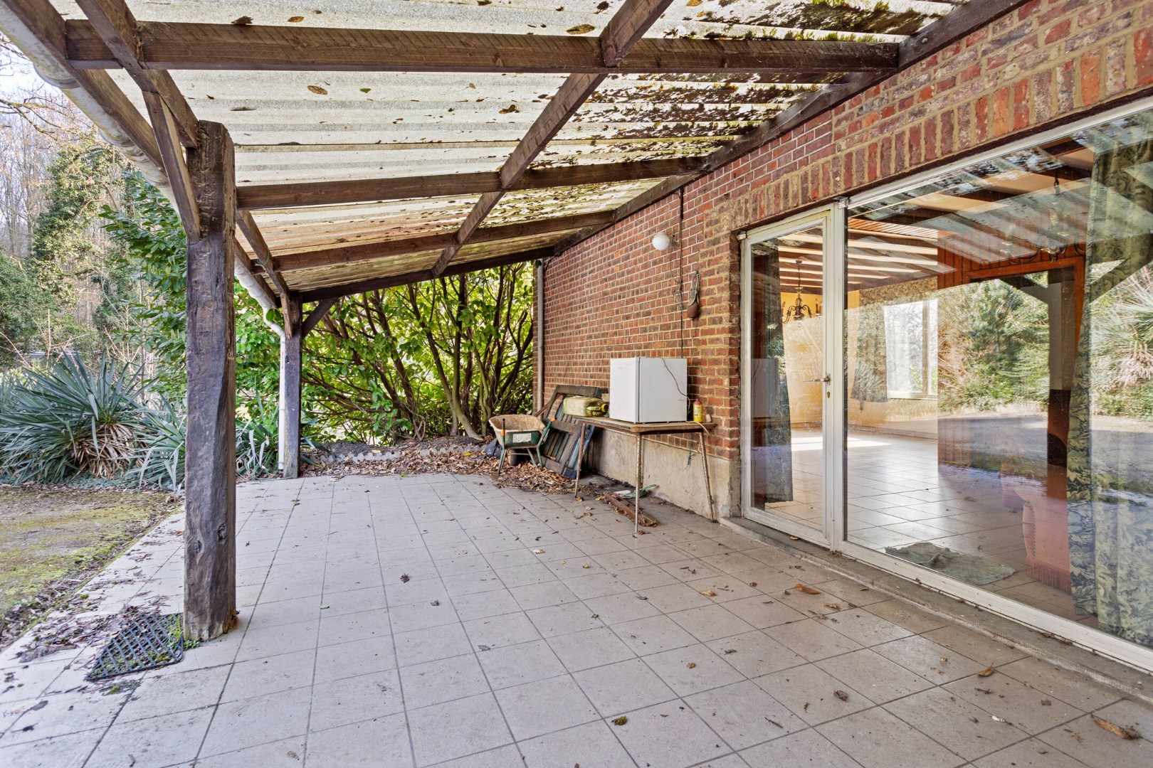 Uniek project: te renoveren woning op een perceel van bijna 1 hectare in Kessel-Lo. 