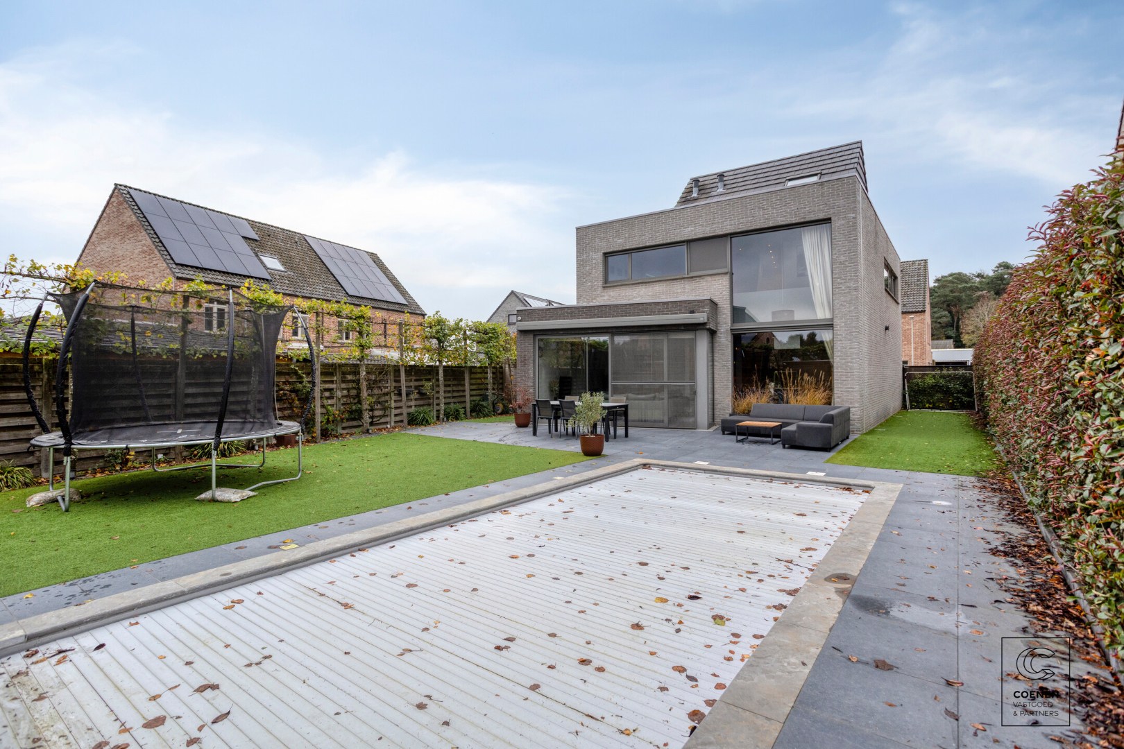 Prachtige woning (2013) van 256 m² met 4 slaapkamers in een doodlopende straat te Grobbendonk! 