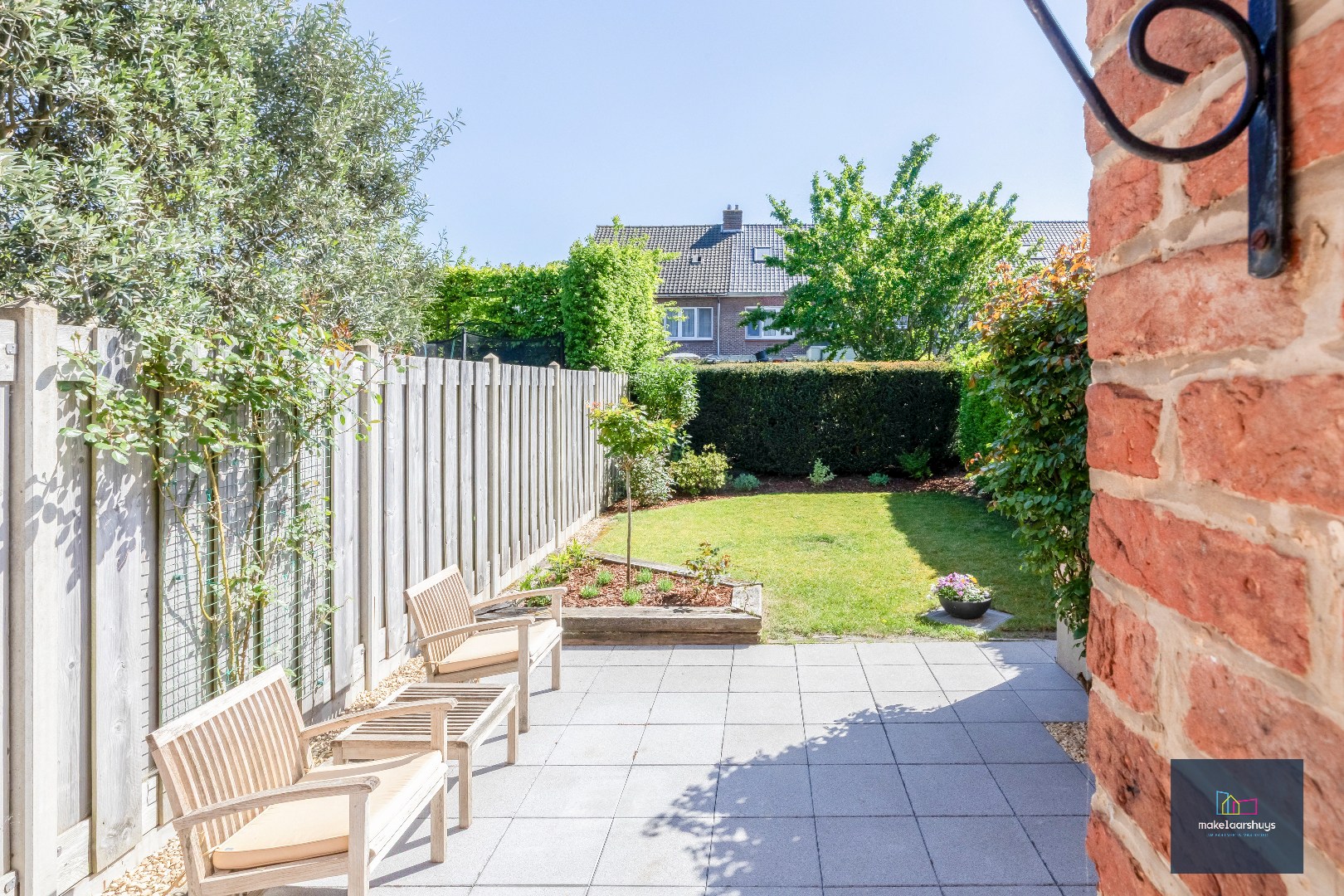 Gunstig gelegen woning met 3 slpk en aangename tuin 