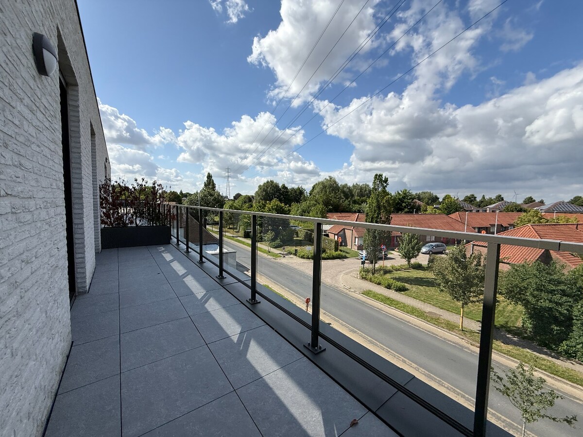 Nieuwbouwappartement met autostandplaats te Izegem 