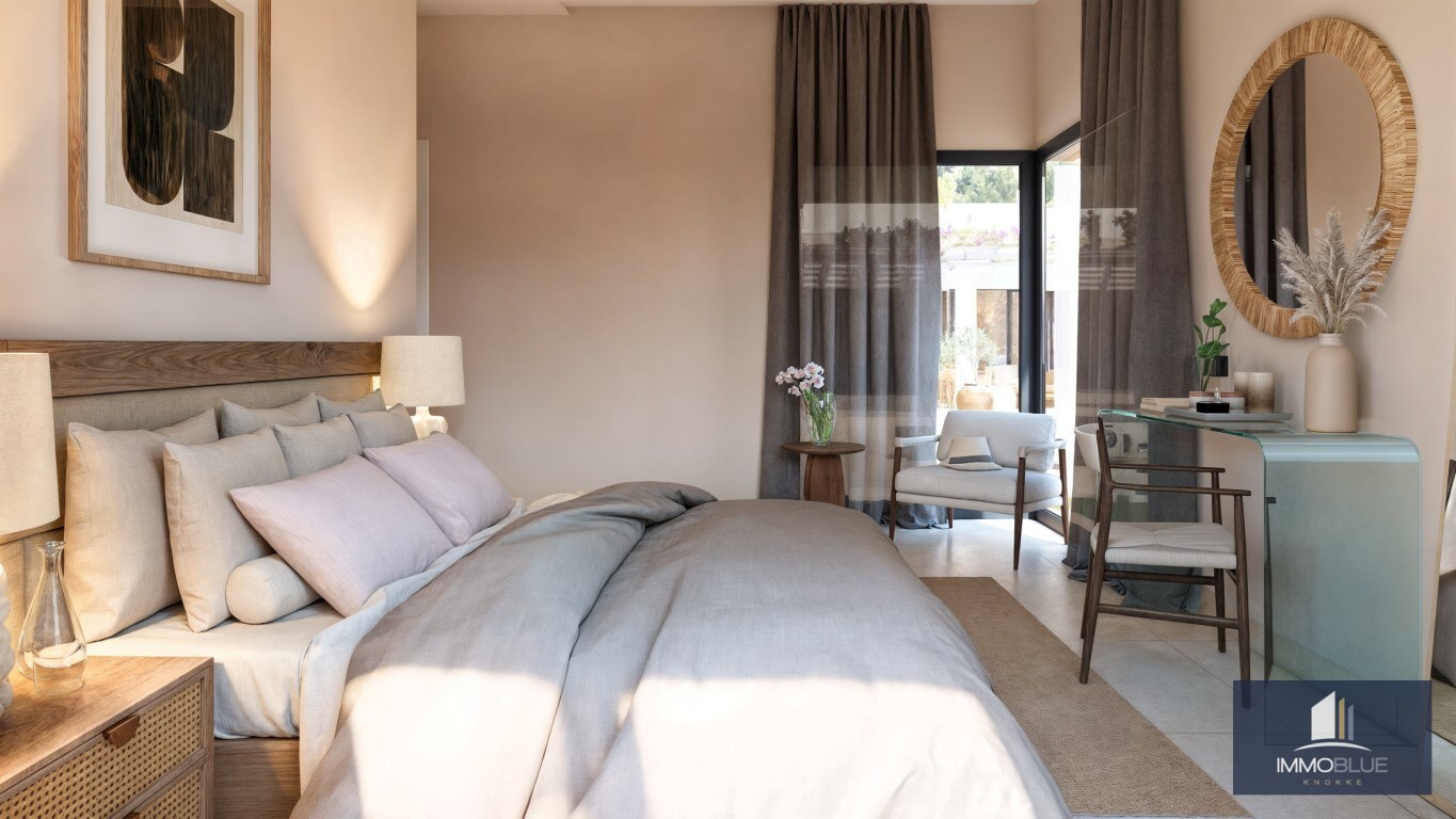 Nieuwbouw luxe villa te koop op de zonnige zuidflank van de Montgó. 