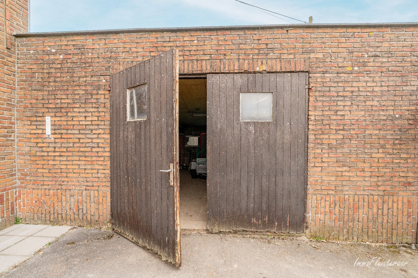 Te renoveren woning met bijgebouw en weiland op ca. 4813 m² 