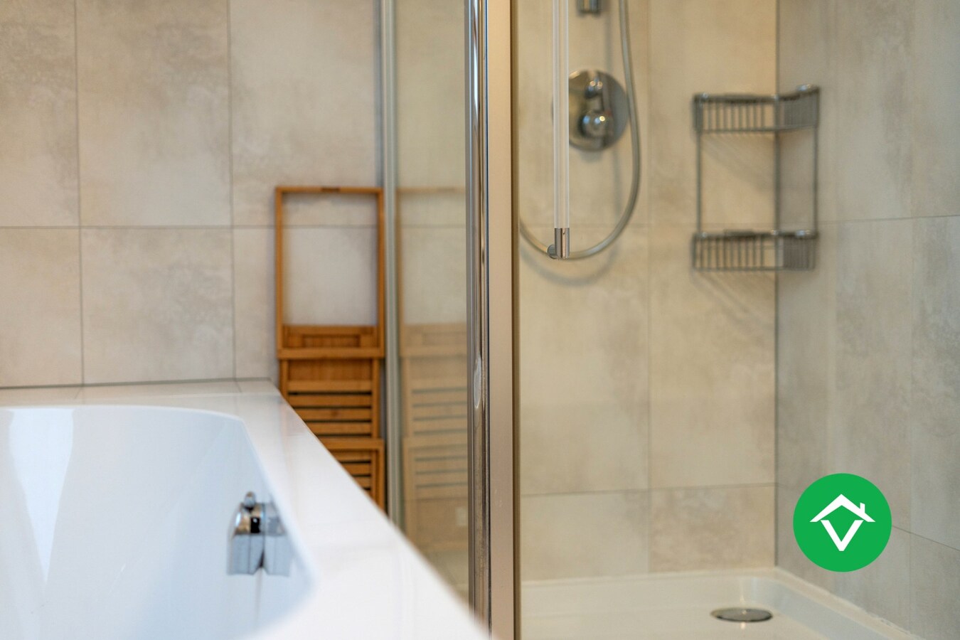 Instapklaar appartement met 3 slaapkamers en autostandplaats te Brugge 