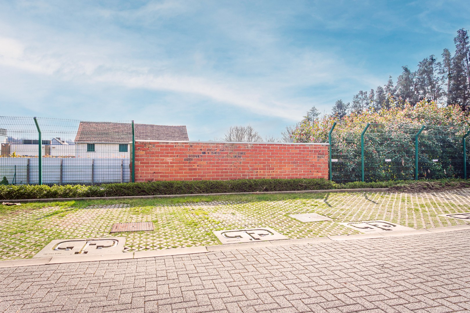 Recent, energiezuinig appartement met 2 slpks, 2 terrassen en autostaanplaats 