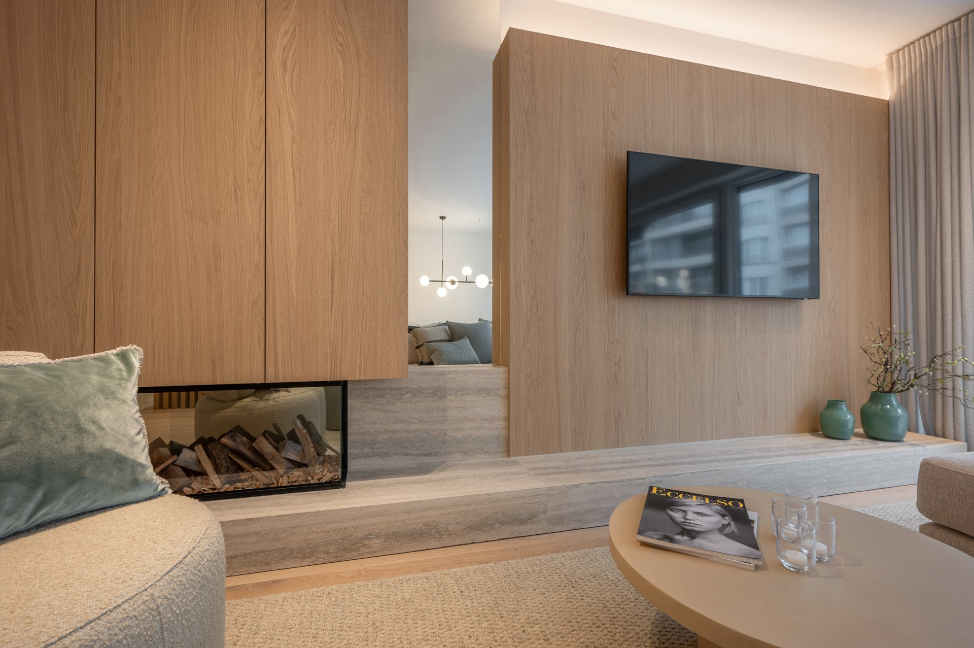 Prachtig gerenoveerd appartement met 3 slaapkamers centraal gelegen op de Lippenslaan te Knokke. 