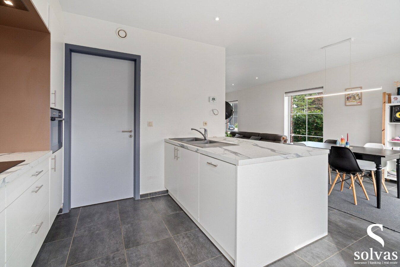 IN OPTIE: Recente halfopen bebouwing in rustige woonwijk 