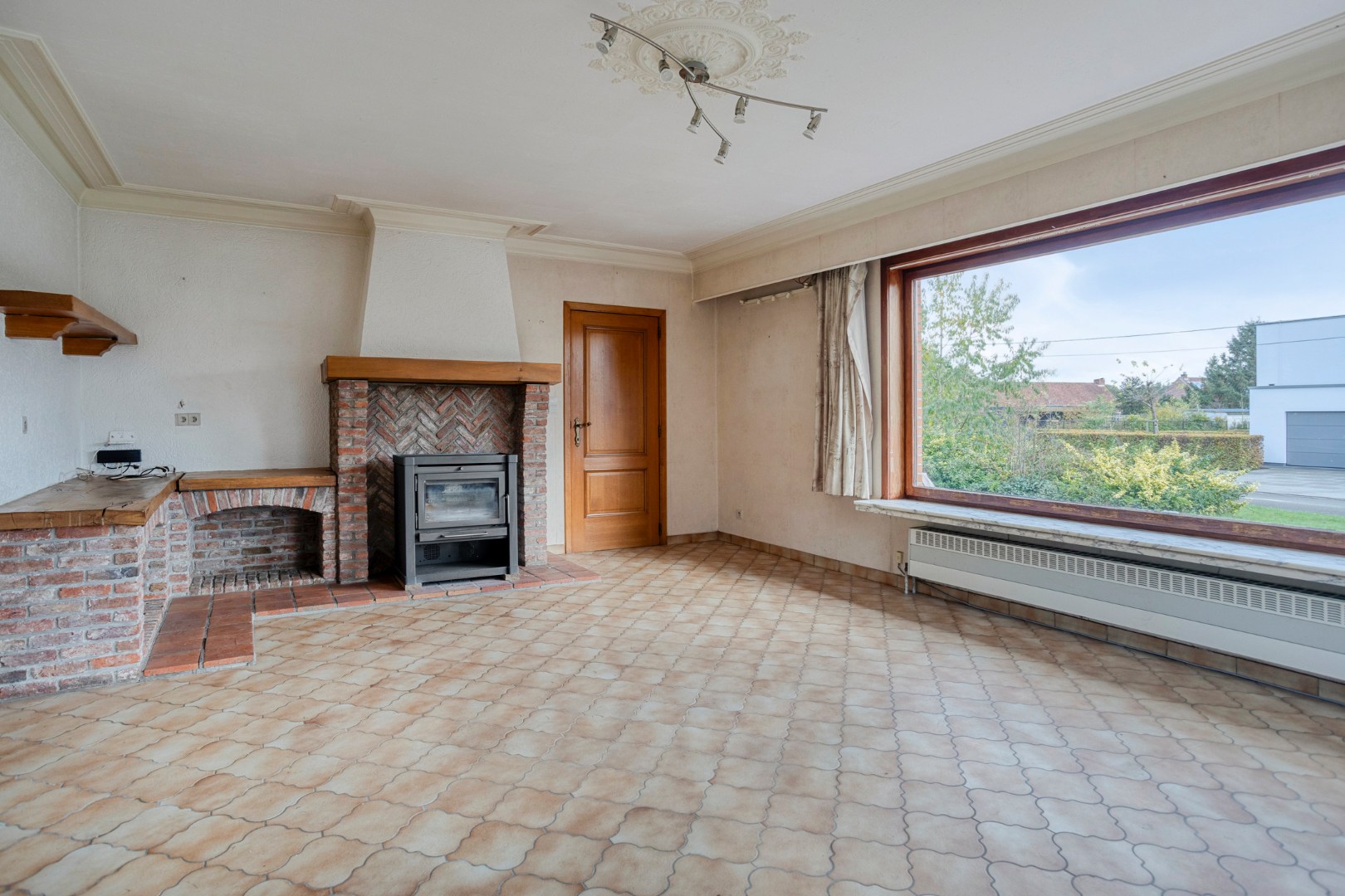 Te renoveren gezinswoning met 4 slpk. op een royaal perceel van 36a 75ca te Balen-Hulsen 