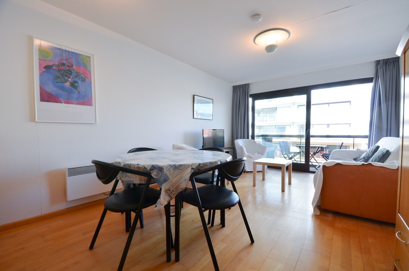 Goed gelegen studio met lateraal zeezicht in de Res. Oostduinkerke Plaza I 