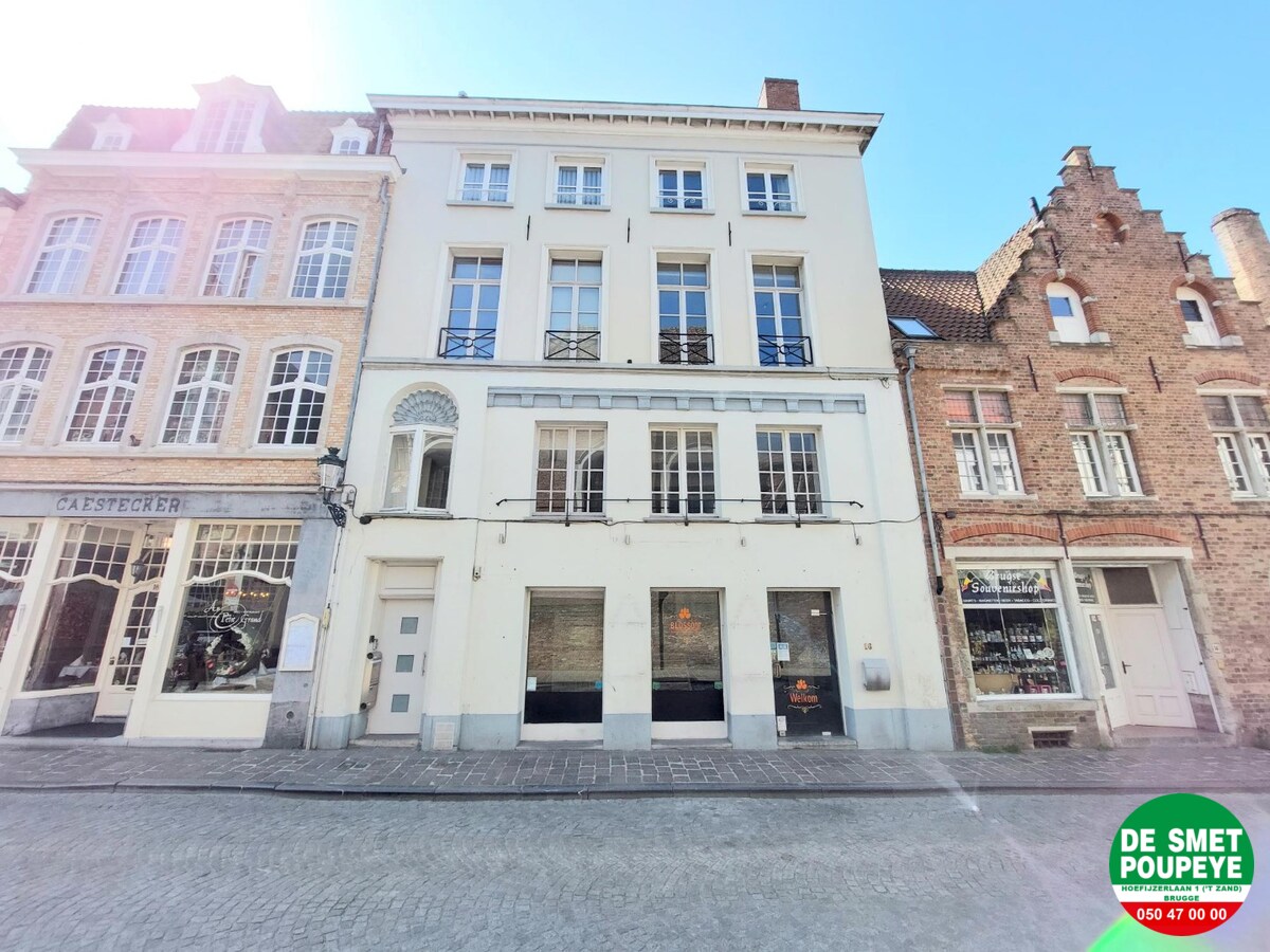 Handelsgelijkvloers nabij de Markt van Brugge 
