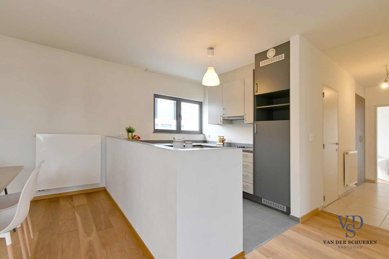 Eigentijds appartement in centrum Eke. 