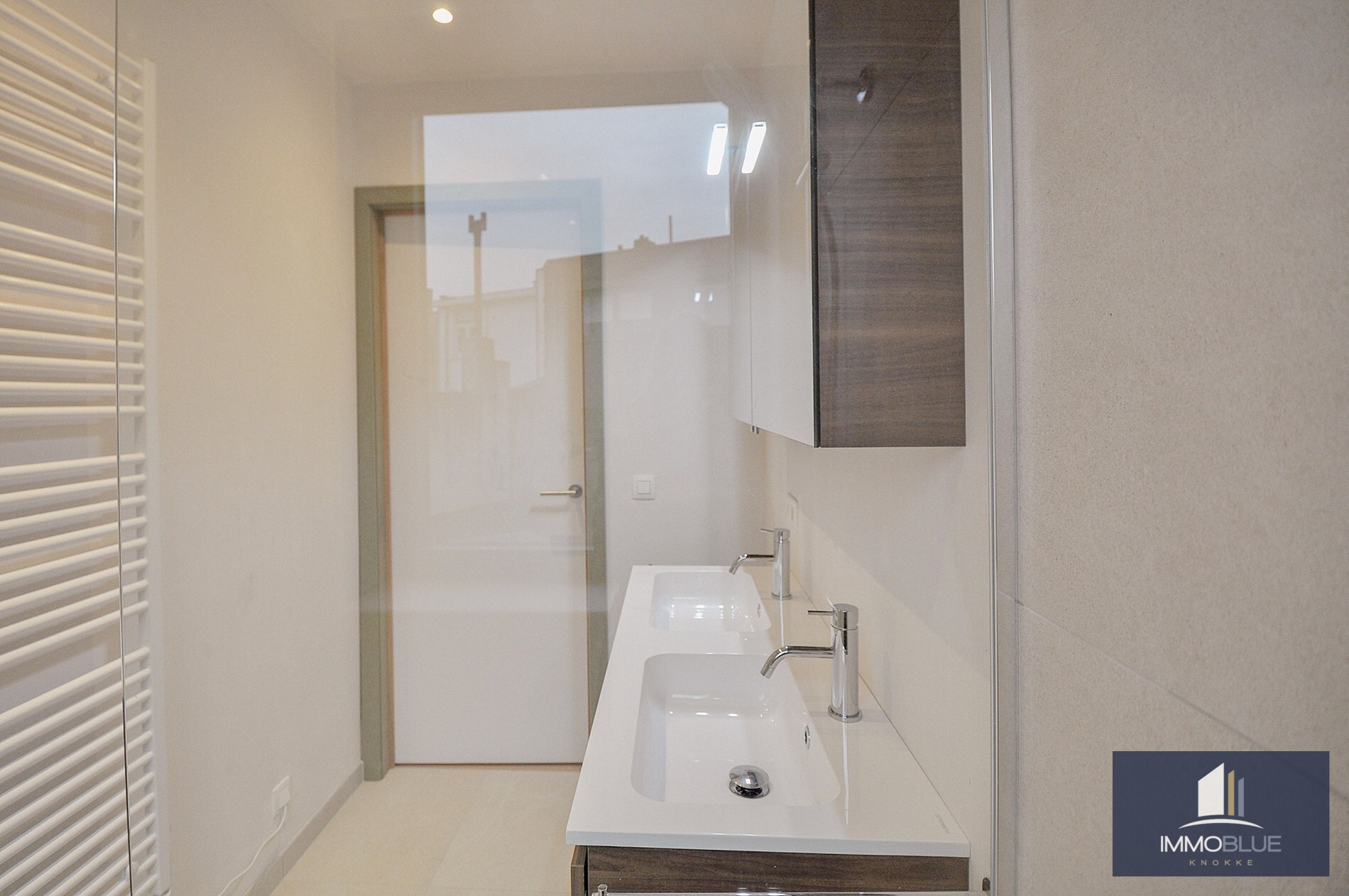 Nieuwbouw: Licht en modern nieuwbouwappartement met terras nabij Duinenwater. 