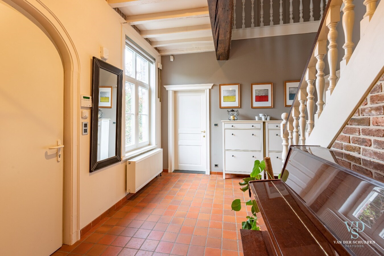 Ruim en stijlvol wonen in hartje Gavere. 