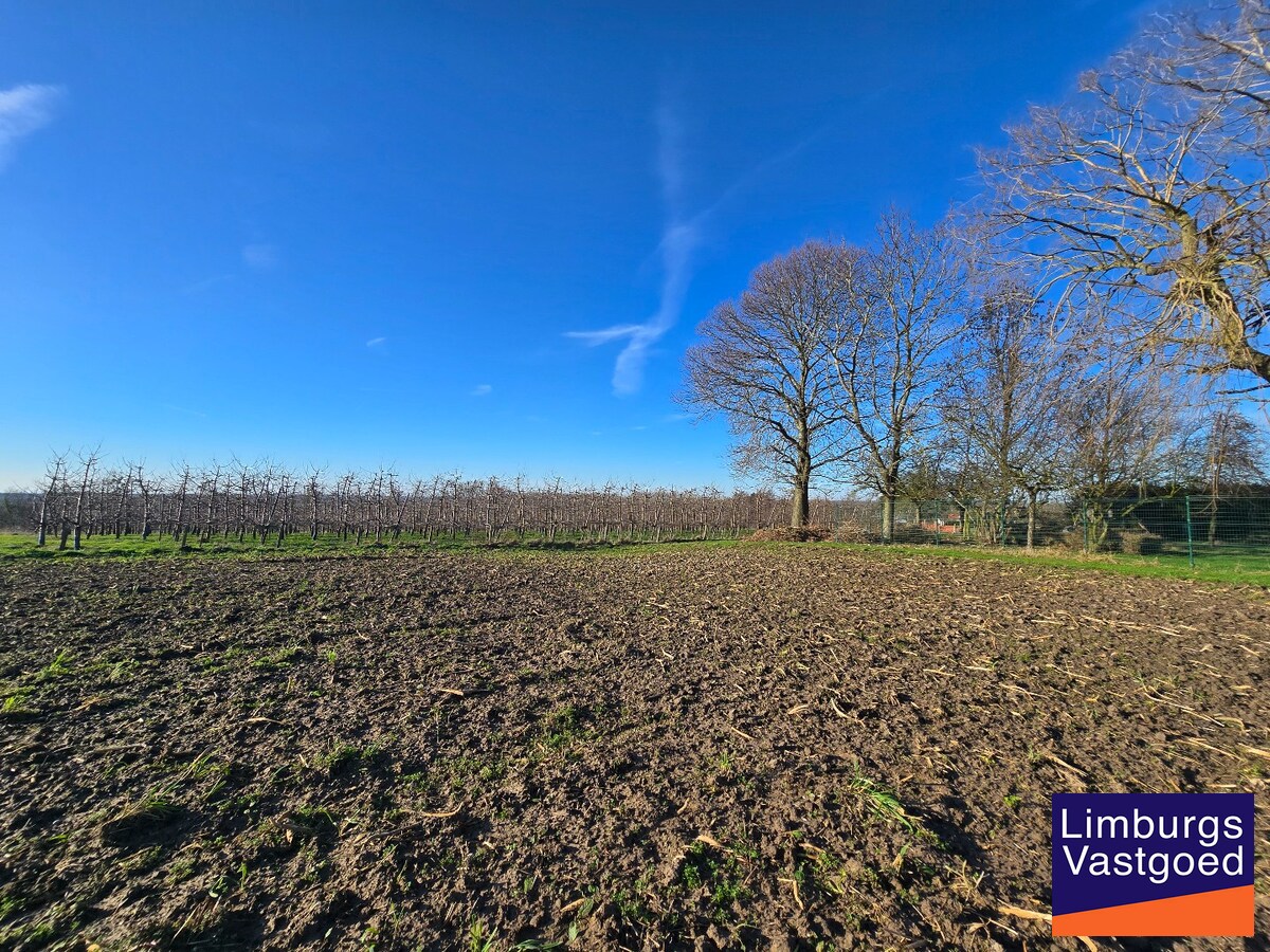 Bouwgrond voor open bebouwing, 12a, idyllisch gelegen in Gors-Op-Leeuw 