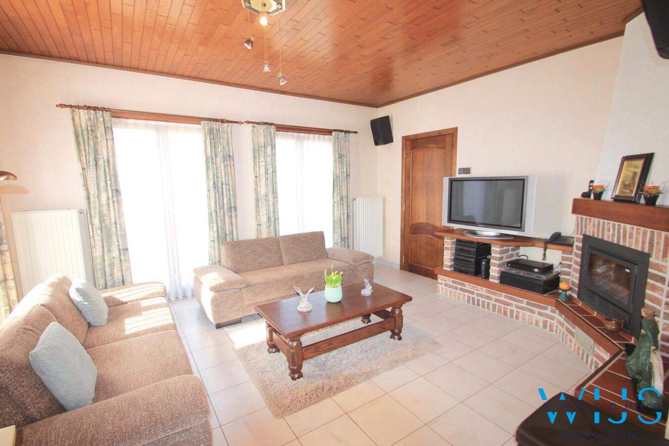 Gezellige goed onderhouden bungalow op een mooi perceel 