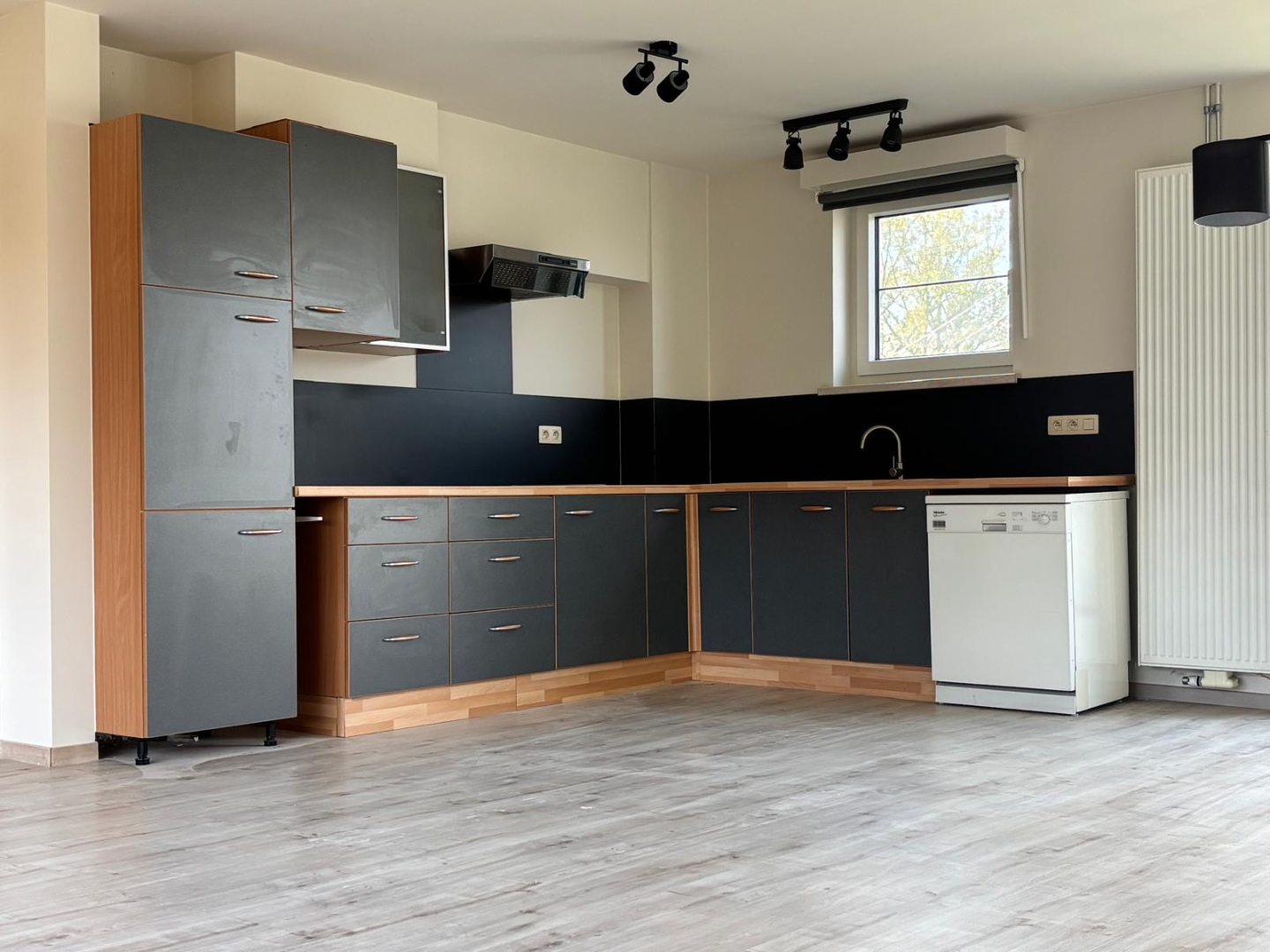 Ruime gerenoveerde duplex nabij centrum Balen te huur 