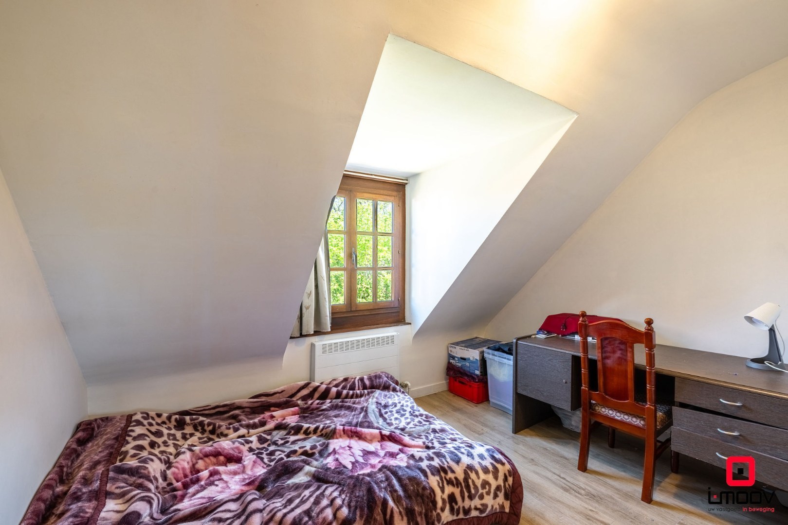 Karaktervolle villa met royale volumes op perceel van 1100m2 nabij de E40 