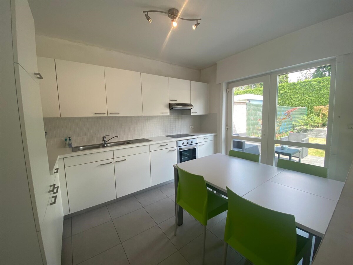 Uitstekend gelegen, verzorgde woning in een doodlopende straat 