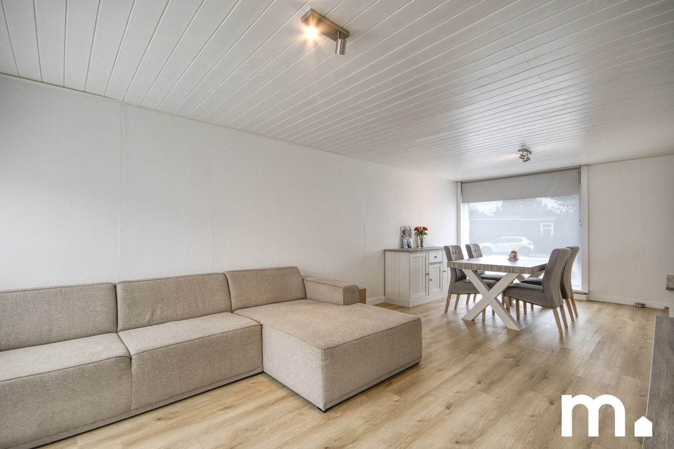 Instapklare gezinswoning met 4 ruime slaapkamers en aangelegde tuin 