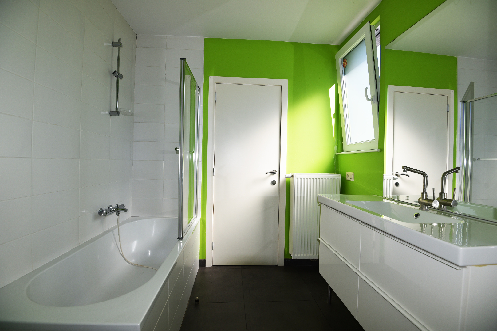 Totaal gerenoveerde energiezuinige woning te Adegem 